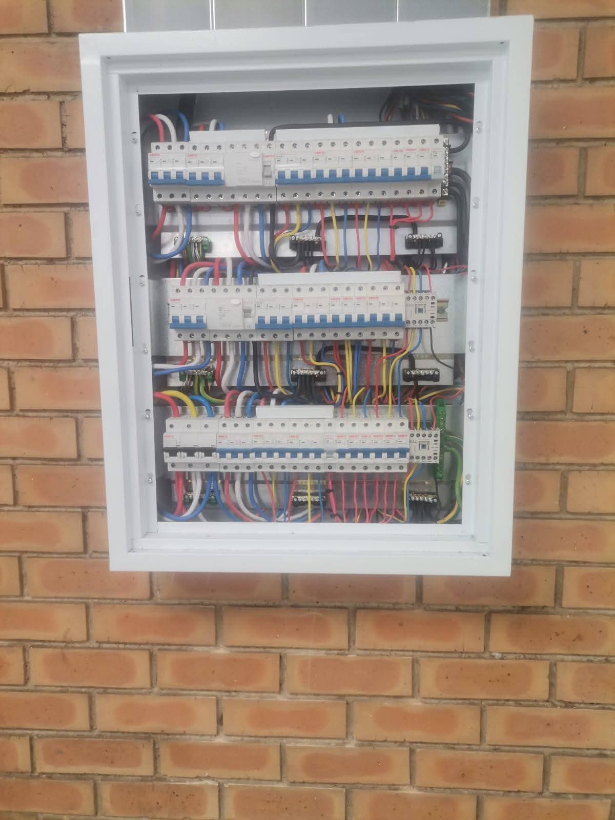 Professional distribution board installation and wiring in Johannesburg. Connecting circuit breakers, earth leakage, neutrals and lives, labeling circuits and testing for safe power distribution.