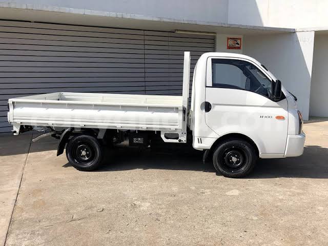 Professional furniture removals in Johannesburg. Moving furniture from Randburg to Sandton. Moving Krugersdorp homes and Roodepoort office furniture